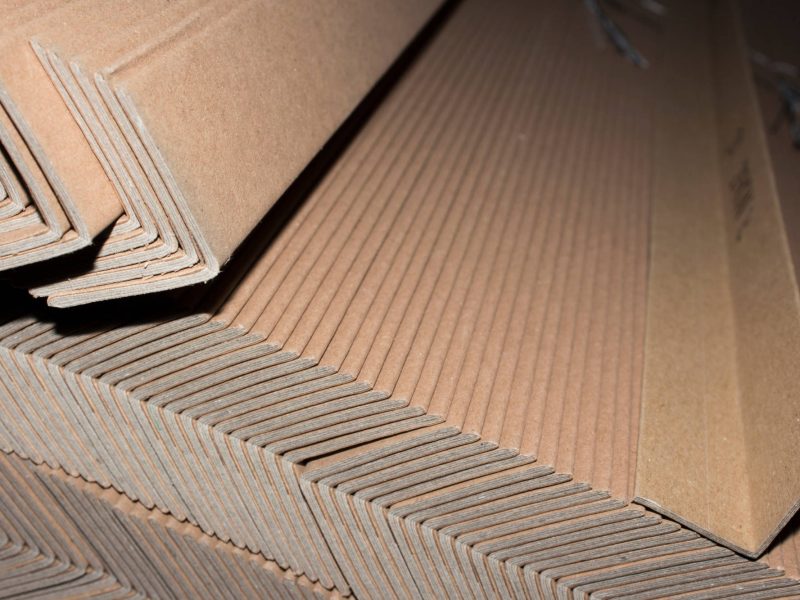 Industrial cardboard corner protection for pallets